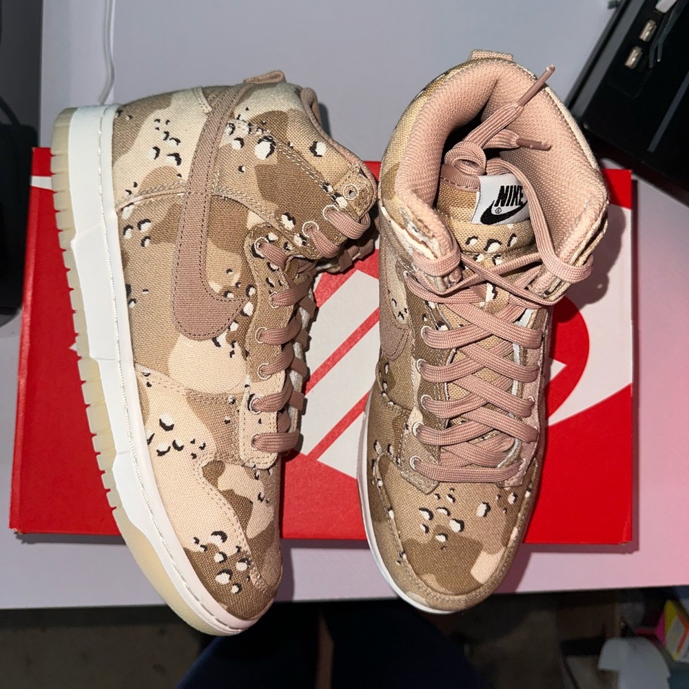 NIKE DUNK HIGH TOP